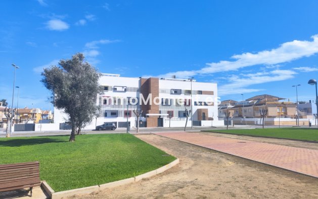 Resale - Apartment - Pilar de la Horadada - El Mojón