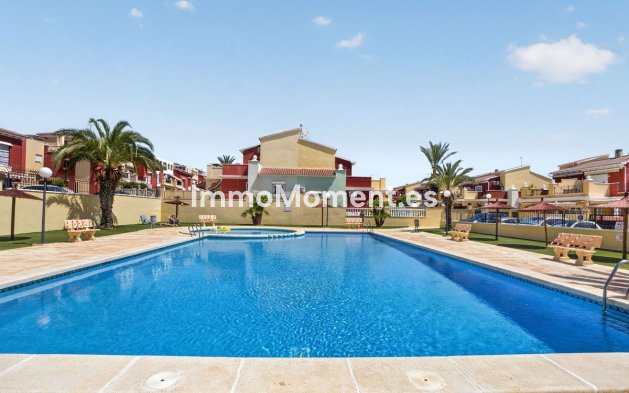 Resale - Townhouse - Torrevieja - Aguas Nuevas