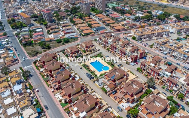 Resale - Townhouse - Torrevieja - Aguas Nuevas