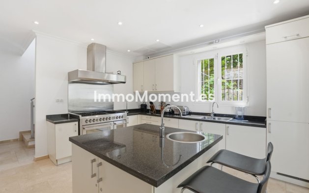 Bestaande woning - Vrijstaande villa - Binnenland  - Istán