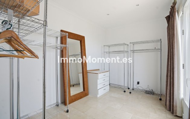 Bestaande woning - Vrijstaande villa - Binnenland  - Istán