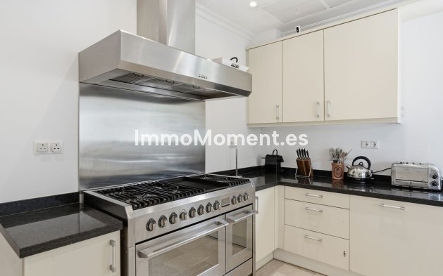 Bestaande woning - Vrijstaande villa - Binnenland  - Istán