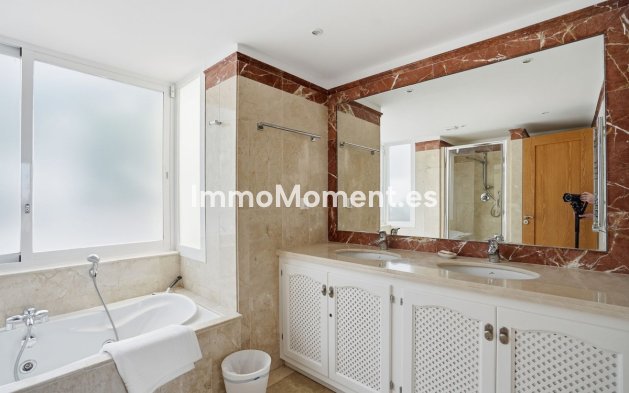 Bestaande woning - Vrijstaande villa - Binnenland  - Istán