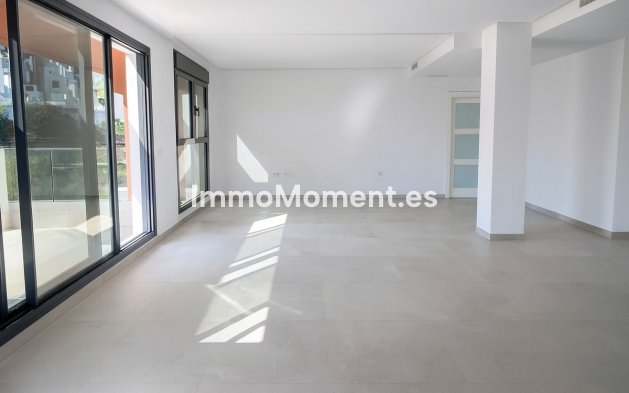 Resale - Apartment - Benahavís - La Quinta