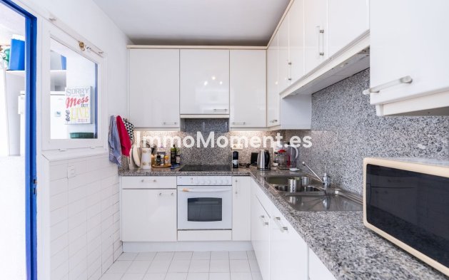 Resale - Apartment - Estepona - Atalaya