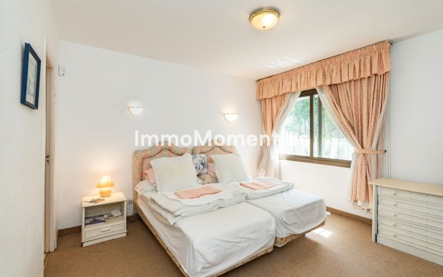 Resale - Apartment - Estepona - Atalaya