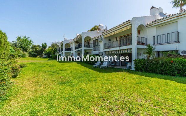 Resale - Apartment - Estepona - Atalaya