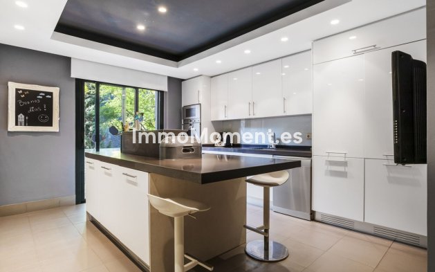 Resale - Apartment - Benahavís - Monte Halcones
