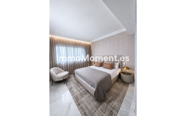 Resale - Apartment - Marbella - Nueva Andalucía
