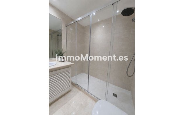 Resale - Apartment - Marbella - Nueva Andalucía