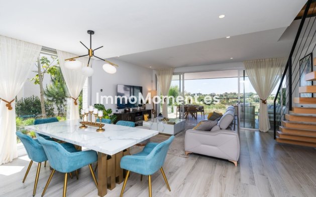Resale - Townhouse - Estepona - Cancelada