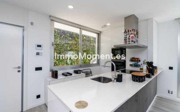 Resale - Townhouse - Estepona - Cancelada