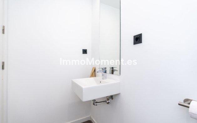Resale - Townhouse - Estepona - Cancelada