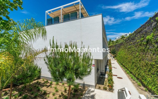 Resale - Townhouse - Estepona - Cancelada