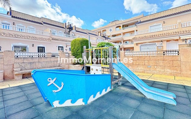 Resale - Townhouse - Orihuela - Villamartín