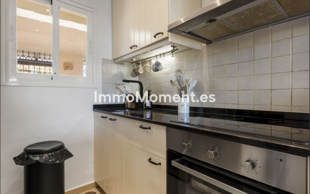 Resale - Apartment - Estepona - Estepona Centro