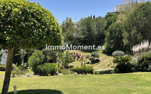 Resale - Apartment - Benahavís - La Quinta