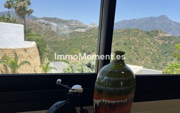 Resale - Apartment - Benahavís - La Quinta