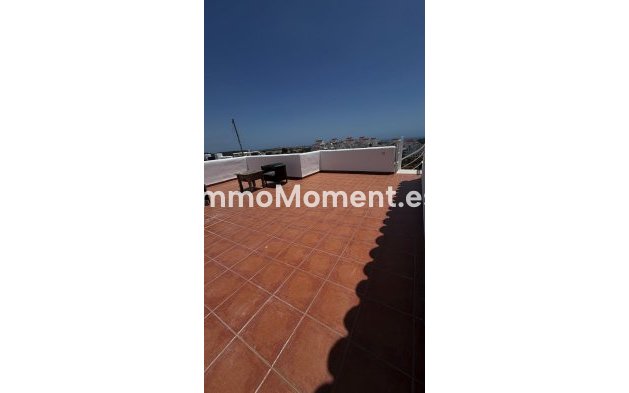 Resale - Apartment - Estepona - Valle Romano