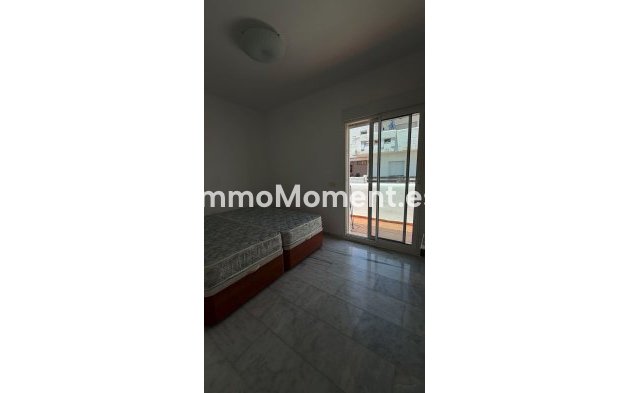 Resale - Apartment - Estepona - Valle Romano