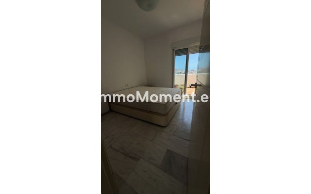 Resale - Apartment - Estepona - Valle Romano