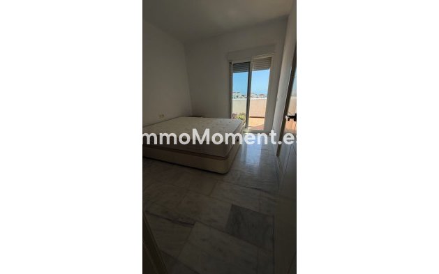 Resale - Apartment - Estepona - Valle Romano
