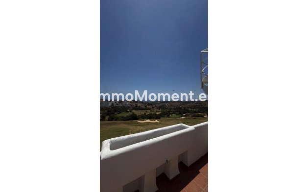Resale - Apartment - Estepona - Valle Romano