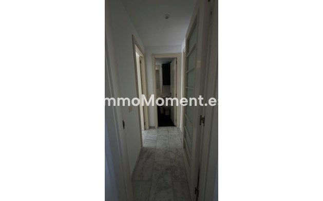 Resale - Apartment - Estepona - Valle Romano