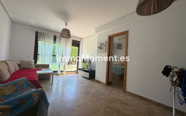 Resale - Apartment - Estepona - Selwo