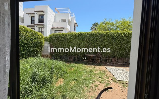 Resale - Apartment - Estepona - Selwo