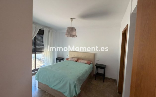 Resale - Apartment - Estepona - Selwo