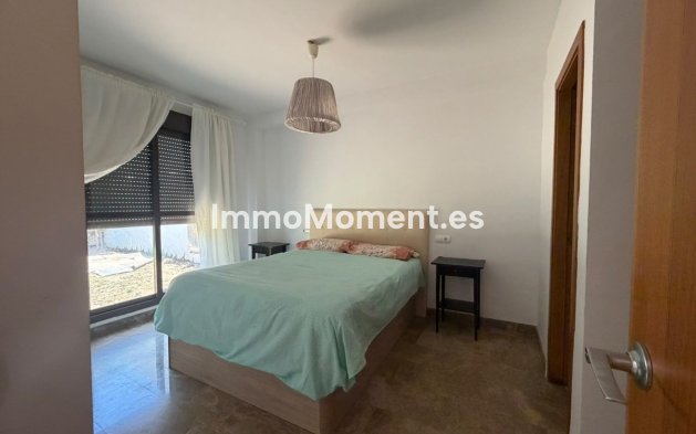 Resale - Apartment - Estepona - Selwo