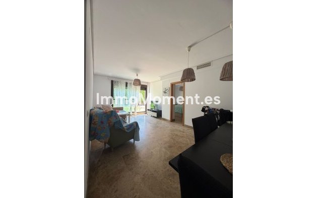 Resale - Apartment - Estepona - Selwo