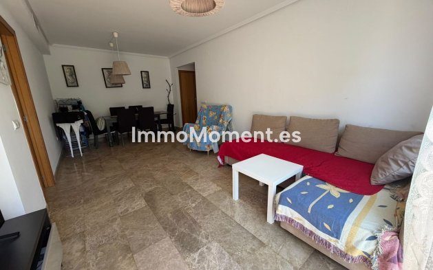 Resale - Apartment - Estepona - Selwo