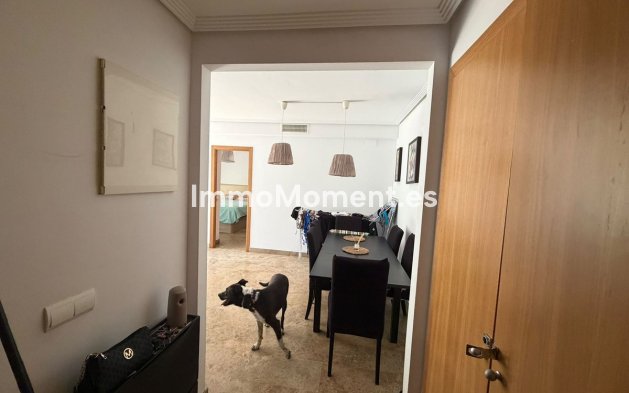 Resale - Apartment - Estepona - Selwo