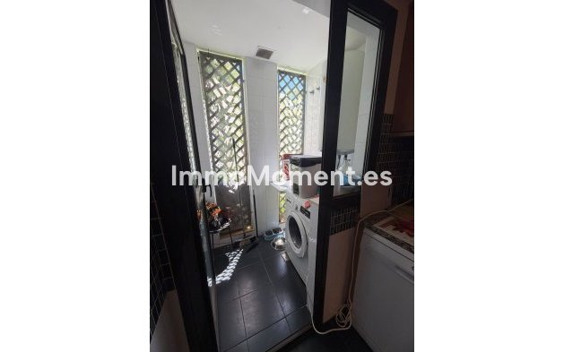 Resale - Apartment - Estepona - Selwo