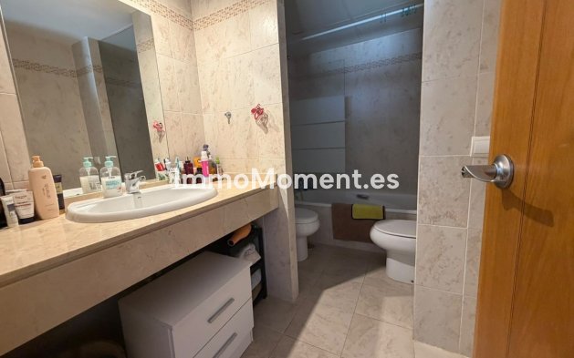 Resale - Apartment - Estepona - Selwo