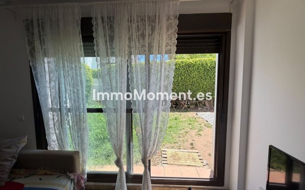 Resale - Apartment - Estepona - Selwo