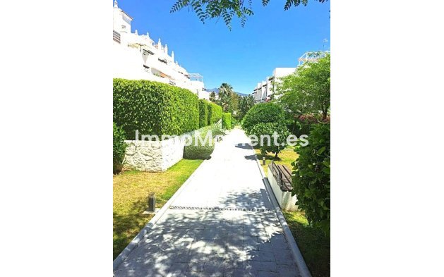 Resale - Apartment - Estepona - Estepona Centro