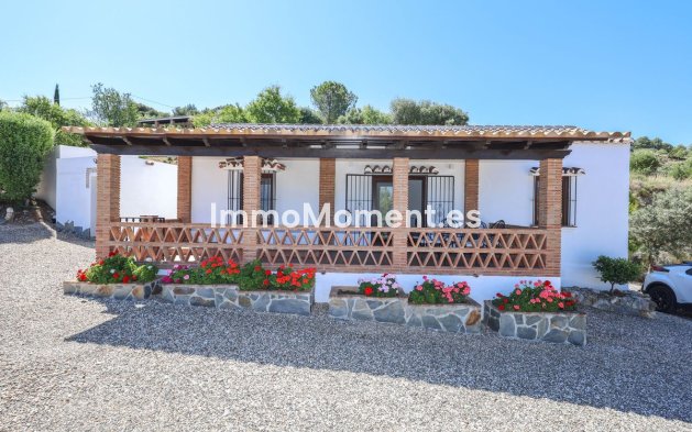 Reventa - Villa independiente - Interior  - Guaro