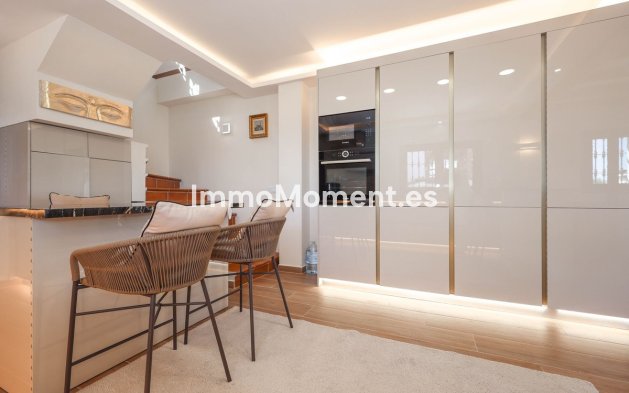 Reventa - Villa independiente - Interior  - Guaro