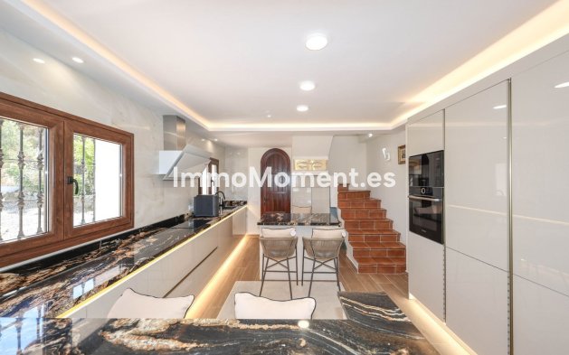 Reventa - Villa independiente - Interior  - Guaro