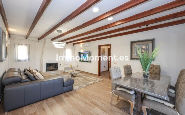Reventa - Villa independiente - Interior  - Guaro