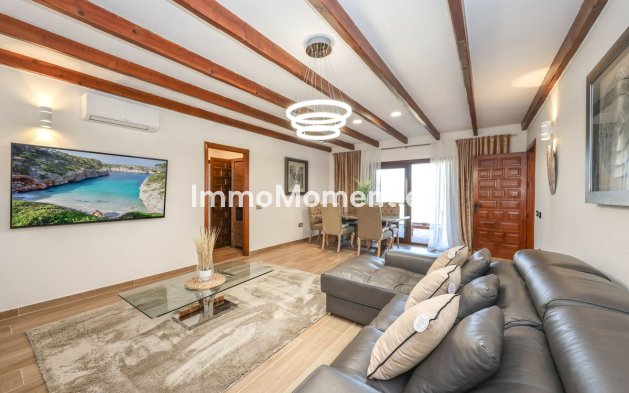Reventa - Villa independiente - Interior  - Guaro