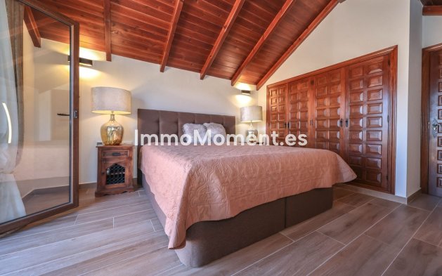 Reventa - Villa independiente - Interior  - Guaro