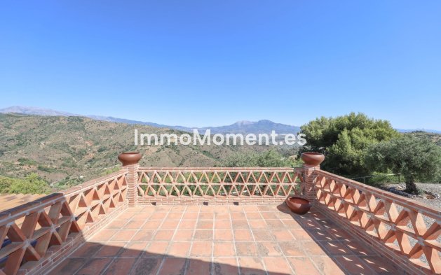 Reventa - Villa independiente - Interior  - Guaro