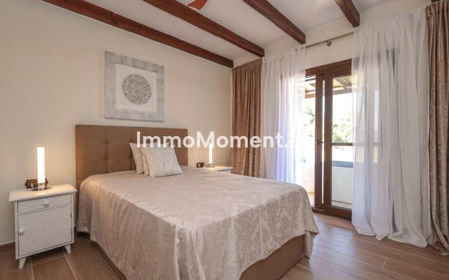 Reventa - Villa independiente - Interior  - Guaro