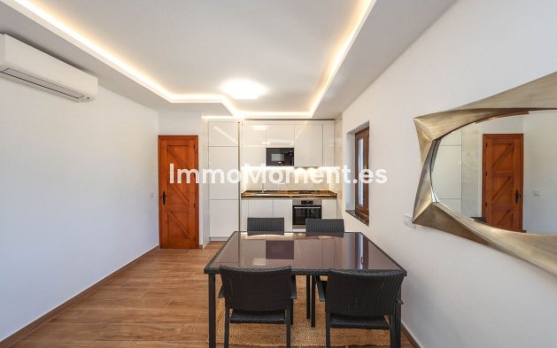 Reventa - Villa independiente - Interior  - Guaro