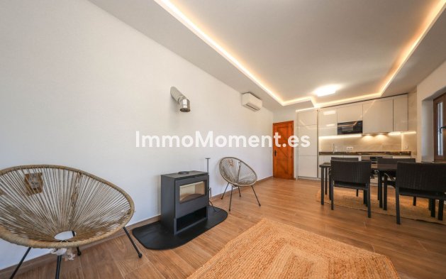 Reventa - Villa independiente - Interior  - Guaro