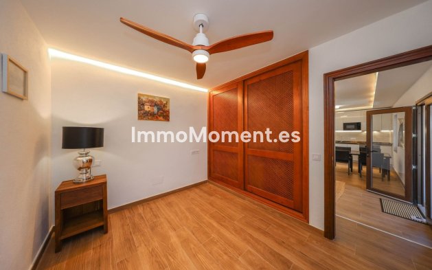 Reventa - Villa independiente - Interior  - Guaro